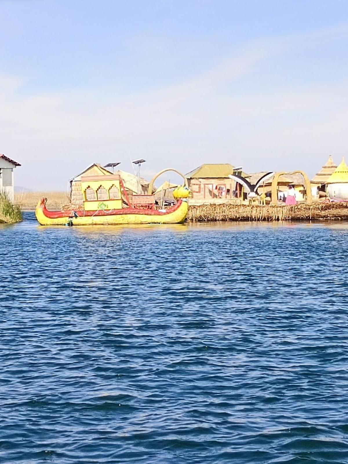 Hostal Vista Al Lago Titicaca Puno Exterior photo
