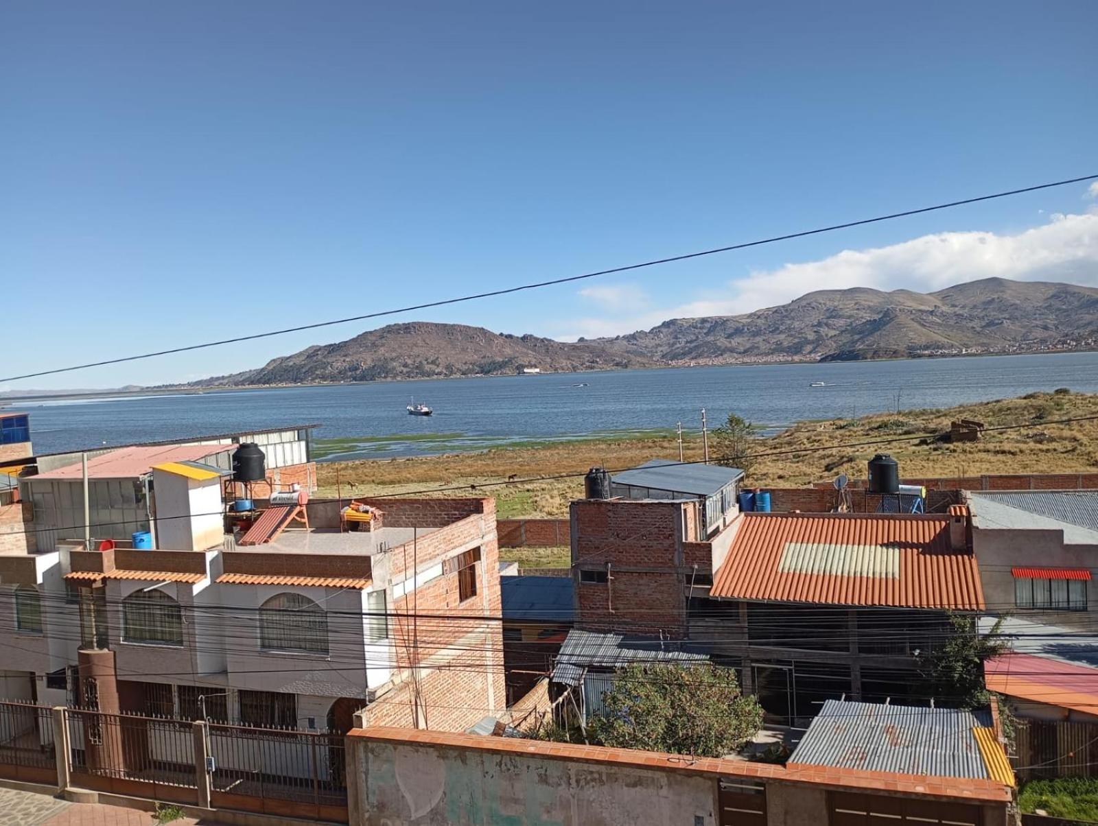 Hostal Vista Al Lago Titicaca Puno Exterior photo